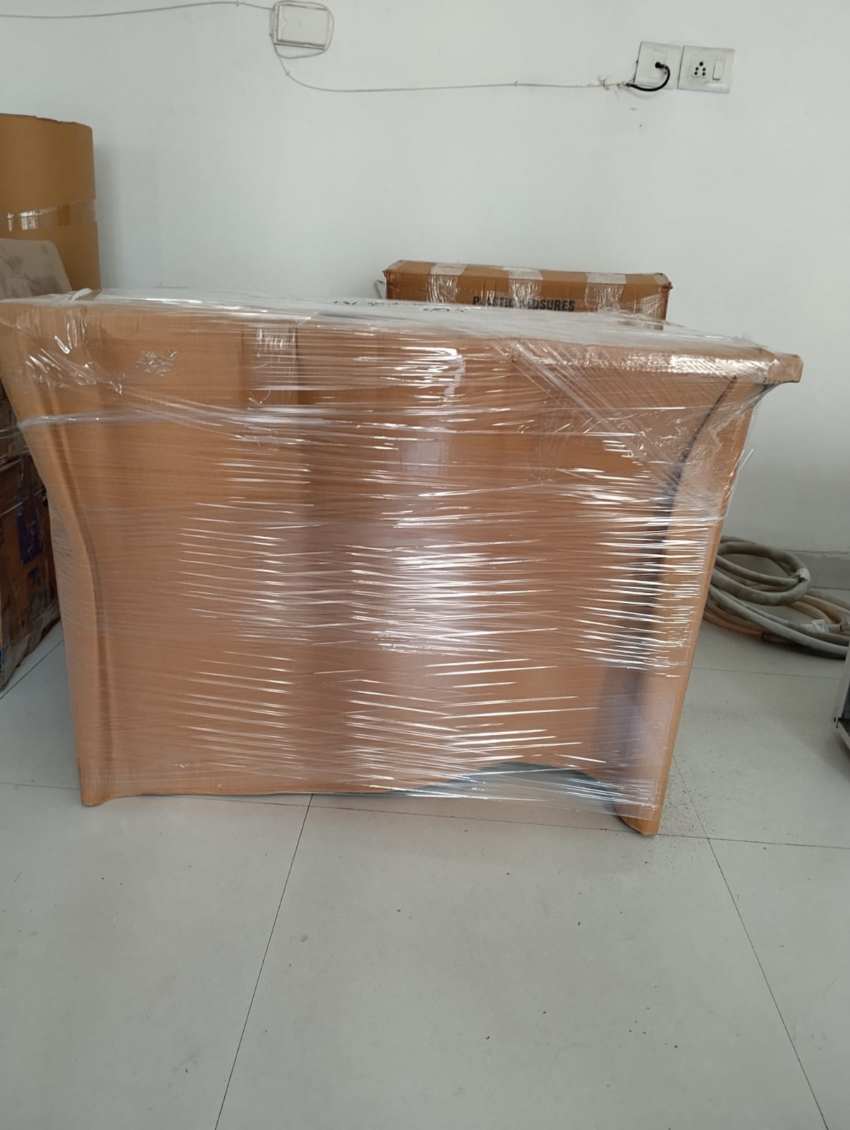 Agarwal Packers and Movers professional team performing loading and unloading services